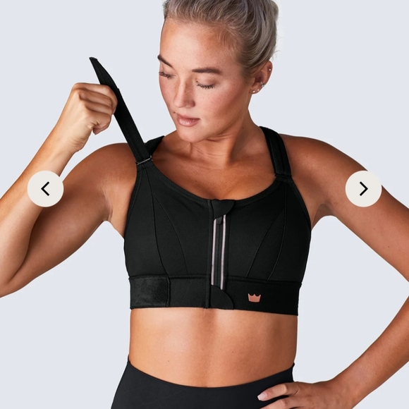 Black Sports Bra with Zipper Closure and Racerback Design - Picture 3 of 6